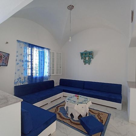 Maison S+1 très bien équipée à 2mn de la plage Kelibia Esterno foto